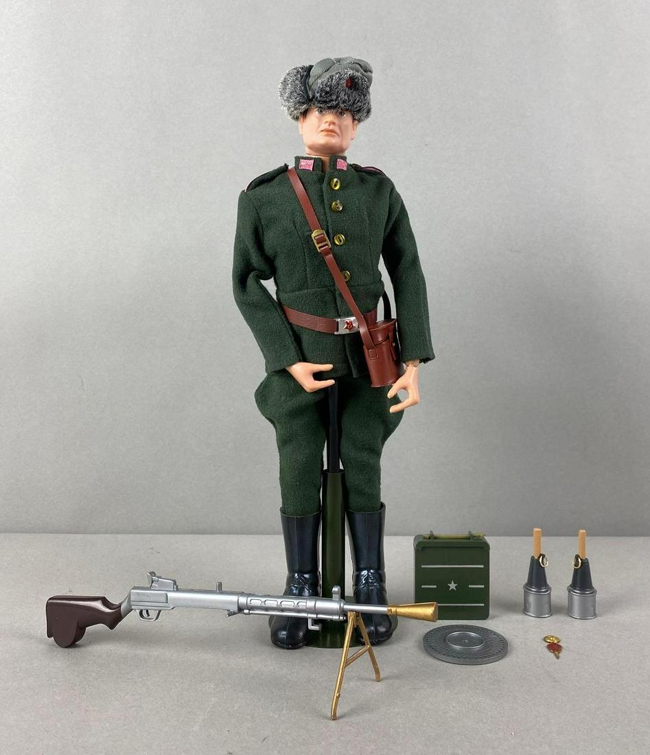 Vintage G.I. Joe Soldier of the World Russian Infantry Man Action Figure (1 of 11)