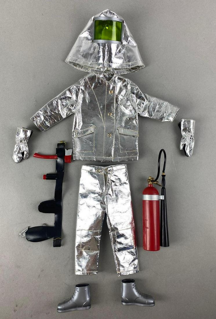 Vintage G.I. Joe Action Pilot Crash Crew Fire Fighter Outfit (1 of 6)