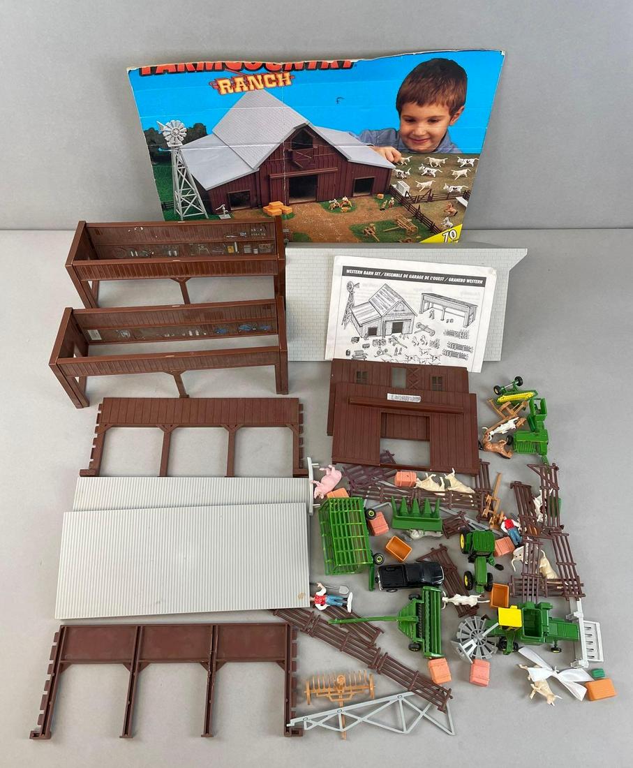 Ertl Farm Country Ranch Western Barn Set (1 of 5)