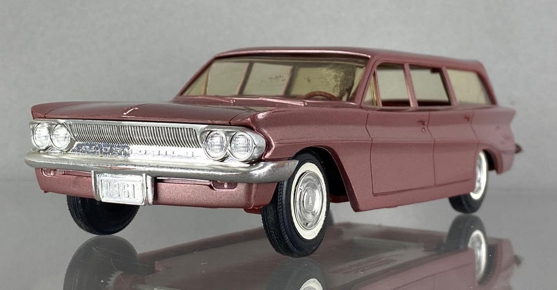 Johan 1961 Oldsmobile F 85 Dealership Promo Car (1 of 6)