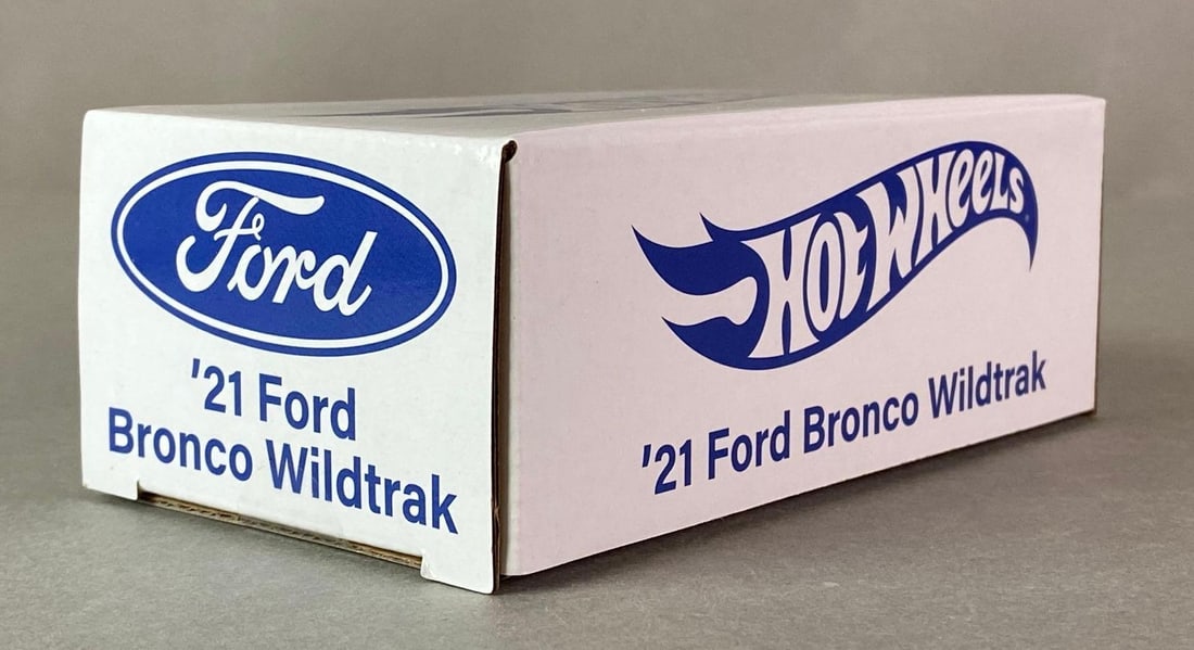 Hot Wheels Red Line Club 2021 Ford Bronco Wildtrak (1 of 4)