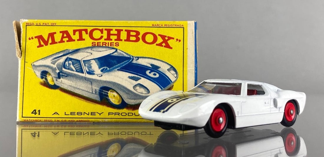 Matchbox No. 41 Ford G.T Racer (1 of 9)