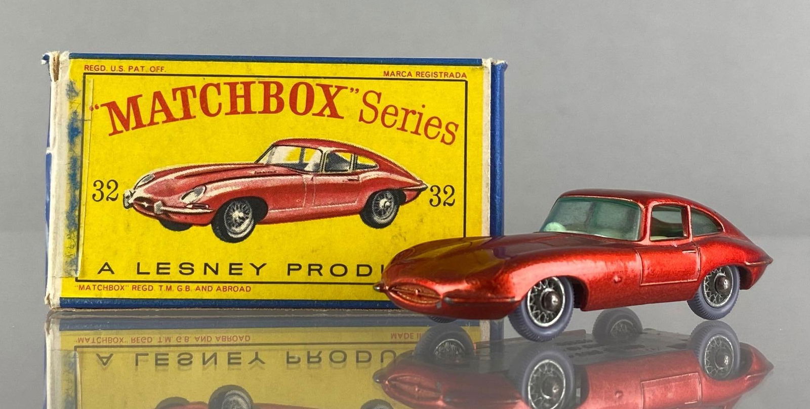 Matchbox No. 32 E Type Jaguar (1 of 9)