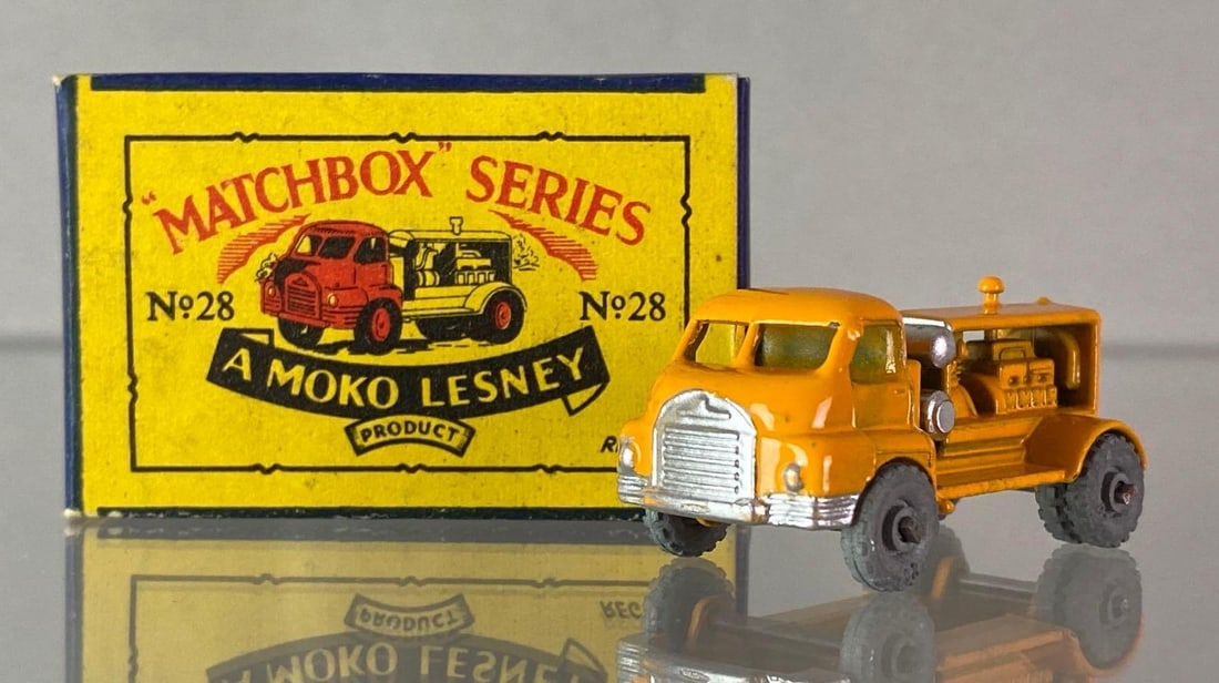Matchbox No. 28 Bedford Compressor Truck (1 of 9)