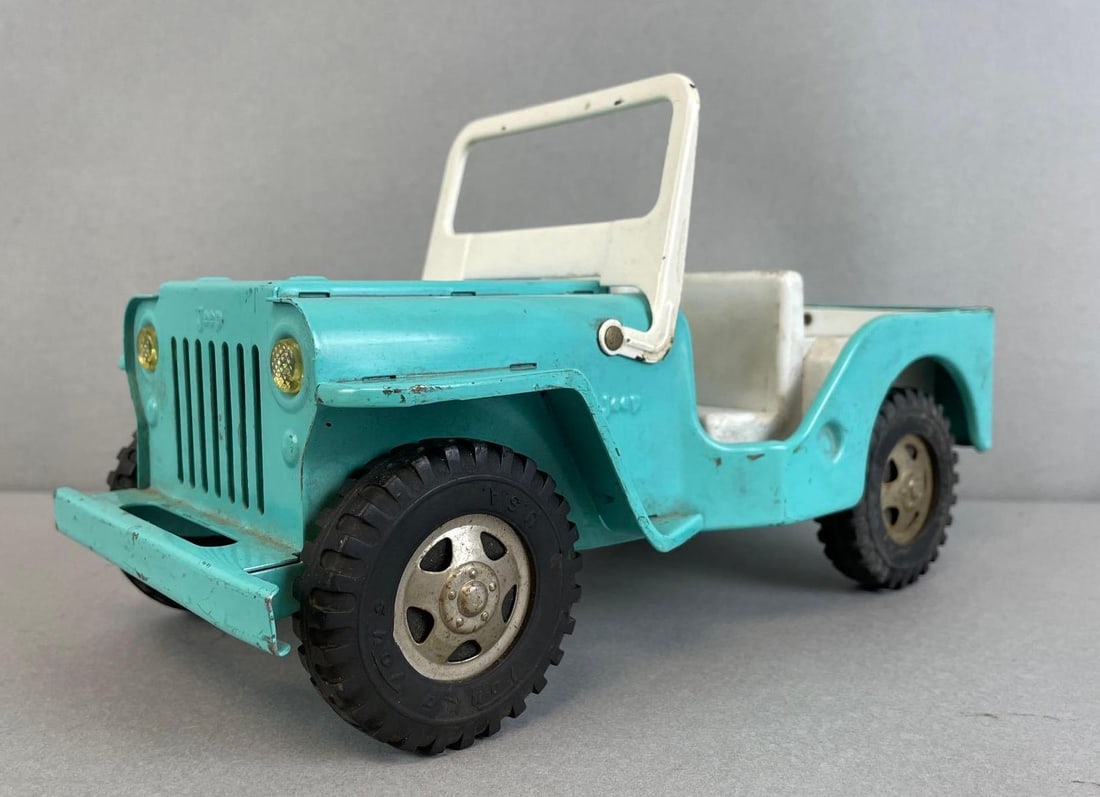Tonka Toys Pressed Steel Jeep (1 of 6)