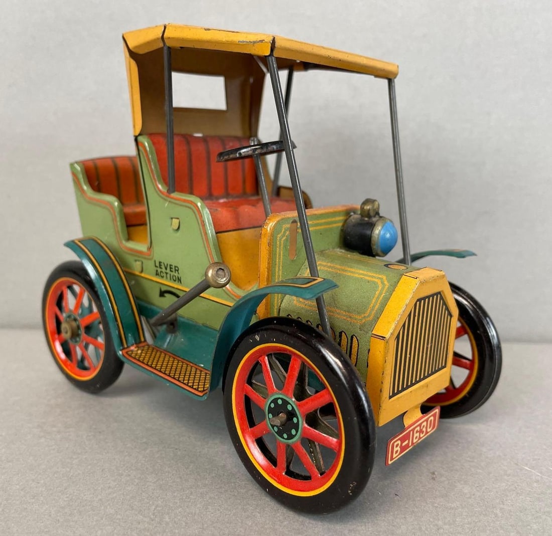 Modern Toys Lever Action Tin Litho Car (1 of 5)
