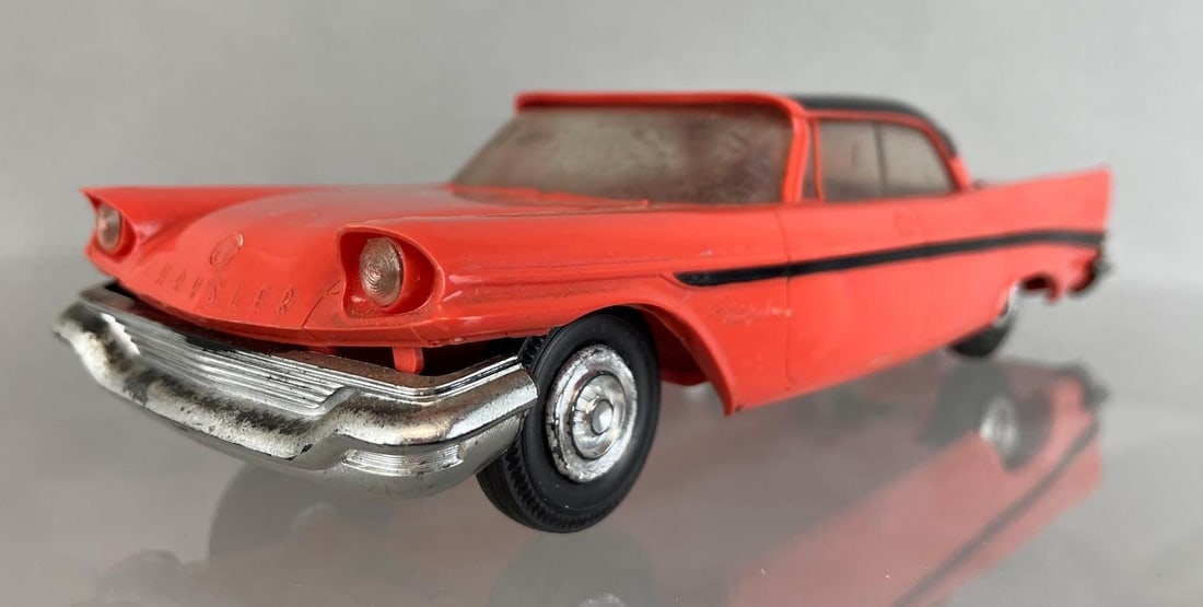Jo-Han 1957 Chrysler New Yorker Friction Dealership Promo Car (1 of 8)