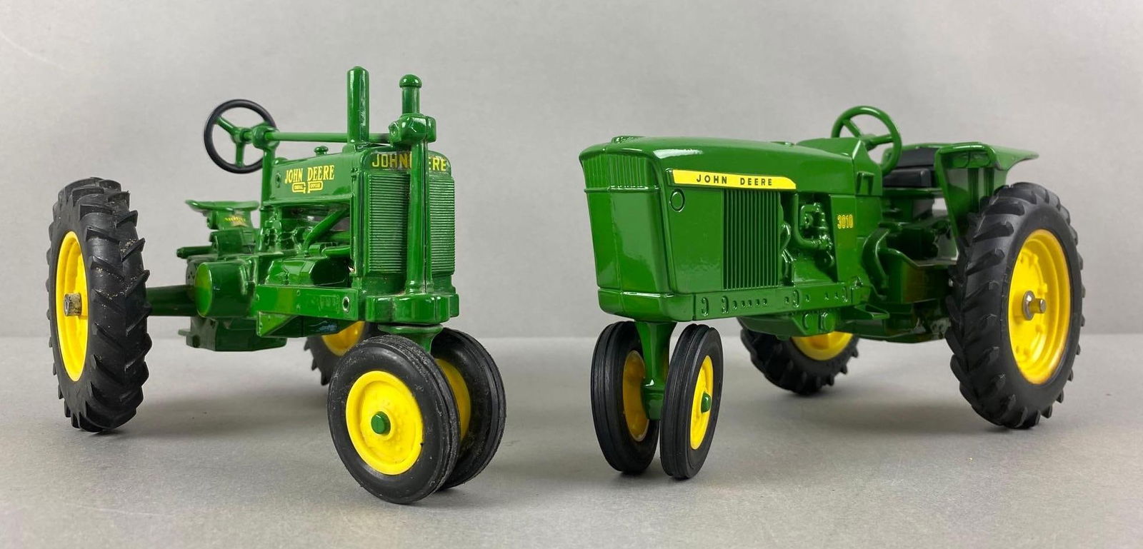 Group of 2 John Deere Die-Cast Tractors (1 of 7)