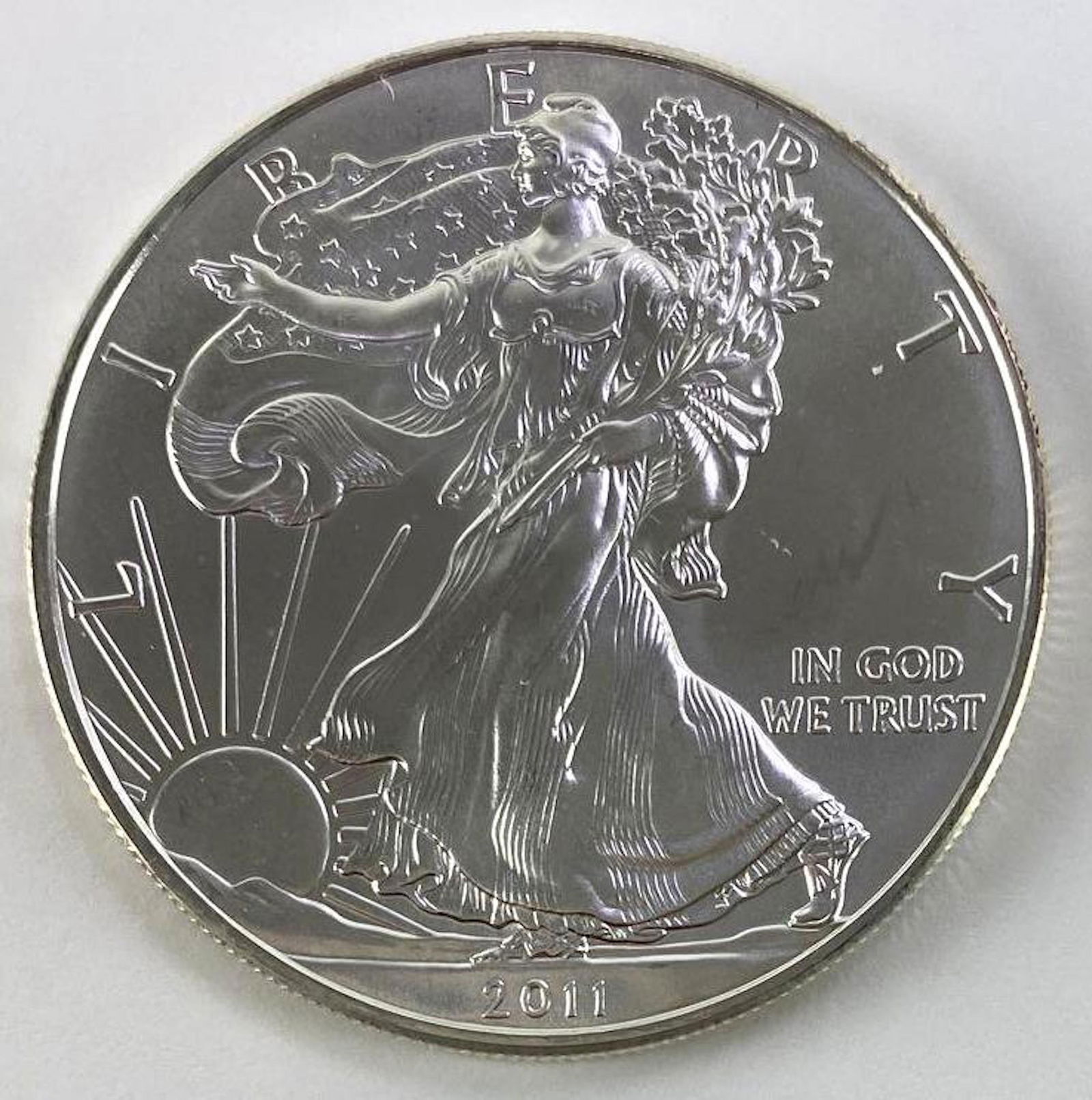 2011 American Silver Eagle 1oz. Fine Silver Dollar (1 of 2)