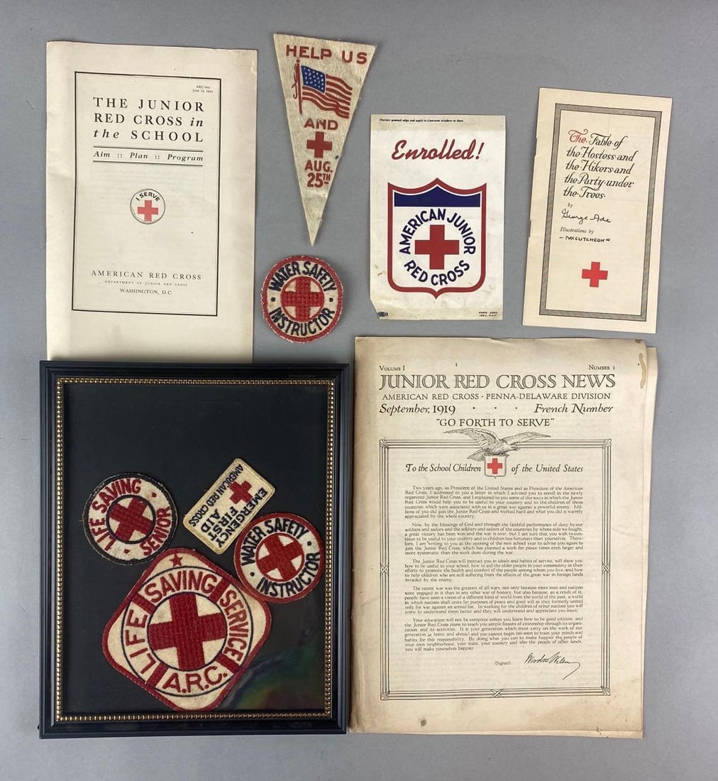 Group of 10 Red Cross Ephemera and Patches (1 of 5)