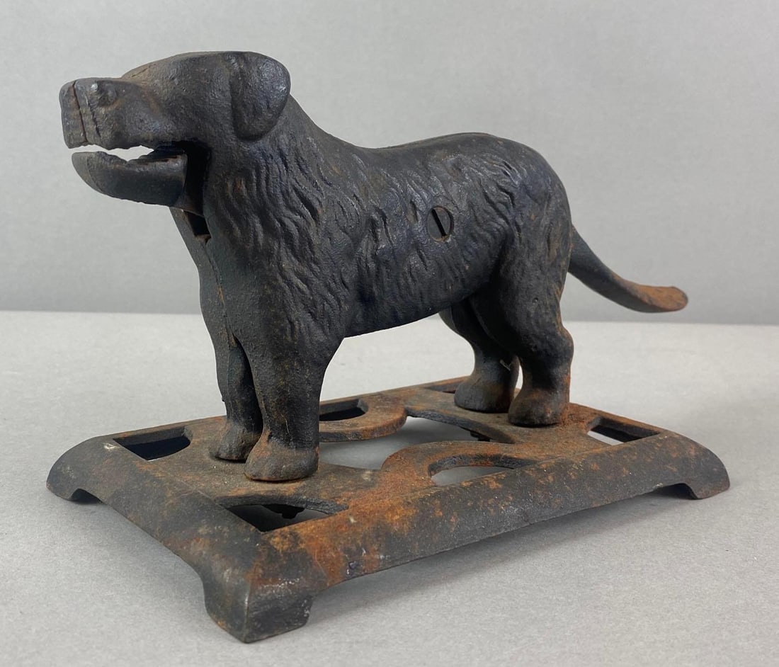 Cast Iron Dog Nutcracker (1 of 7)