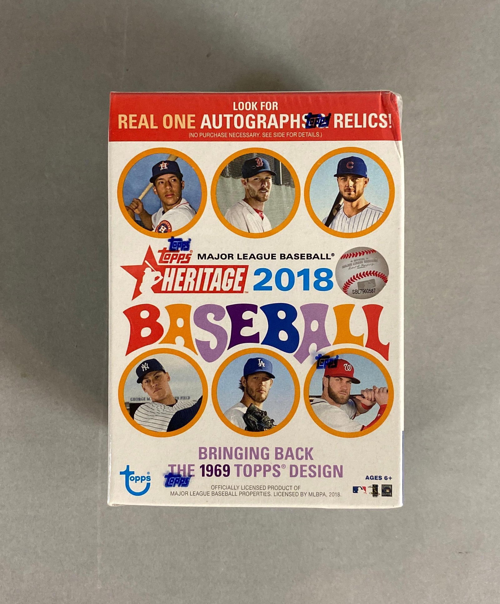 2018 Topps Heritage Baseball Blaster Box (1 of 3)