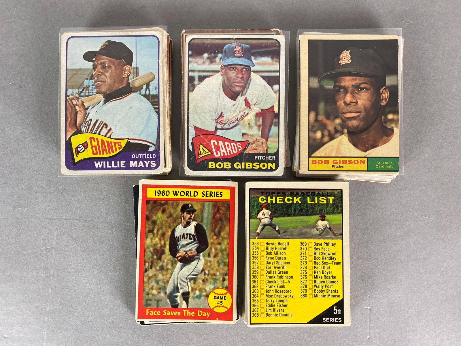 100 + 1961 - 77 Topps Baseball Cards with HOFs, Stars, and Rookies (1 of 3)