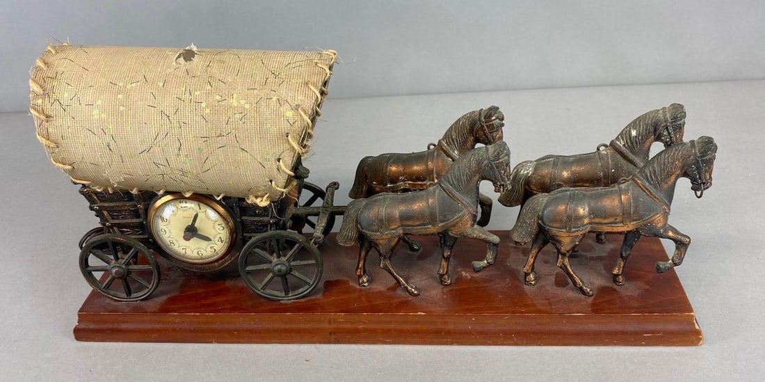 United Clock Corp Horses Covered Wagon TV Clock Lamp (1 of 5)