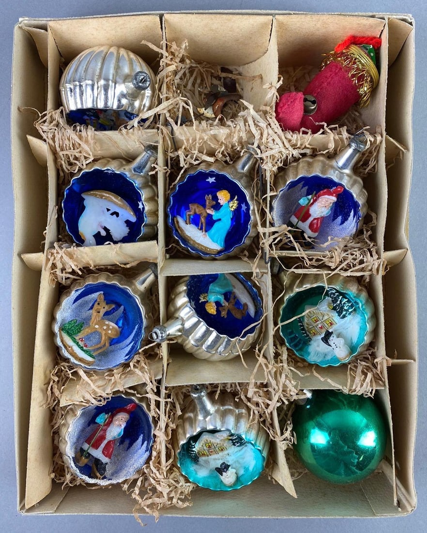 Group of 11 Vintage Glass Christmas Ornaments (1 of 3)