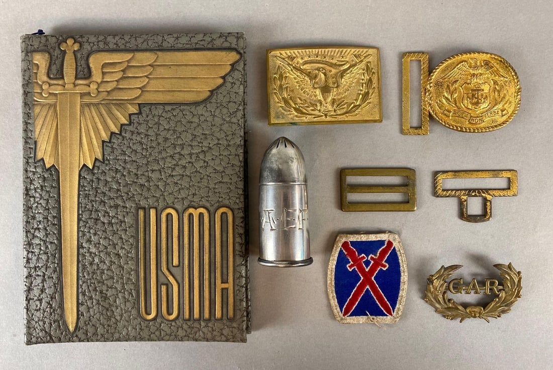 Group of 8 Assorted US Military Items and More (1 of 5)