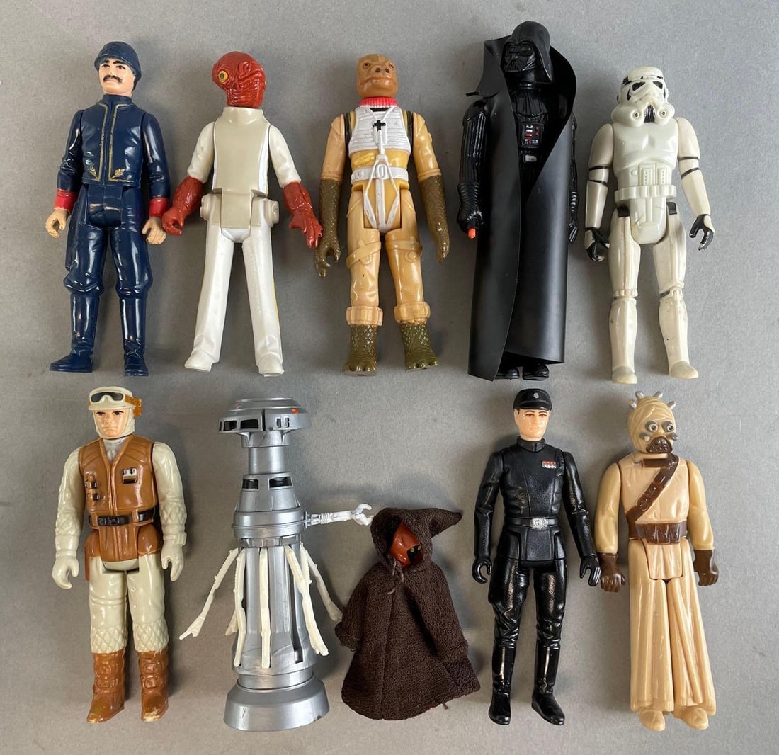 Group of 10 Vintage Kenner Star Wars Action Figures: Includes Darth Vader, stormtrooper, admiral ackbar, and more