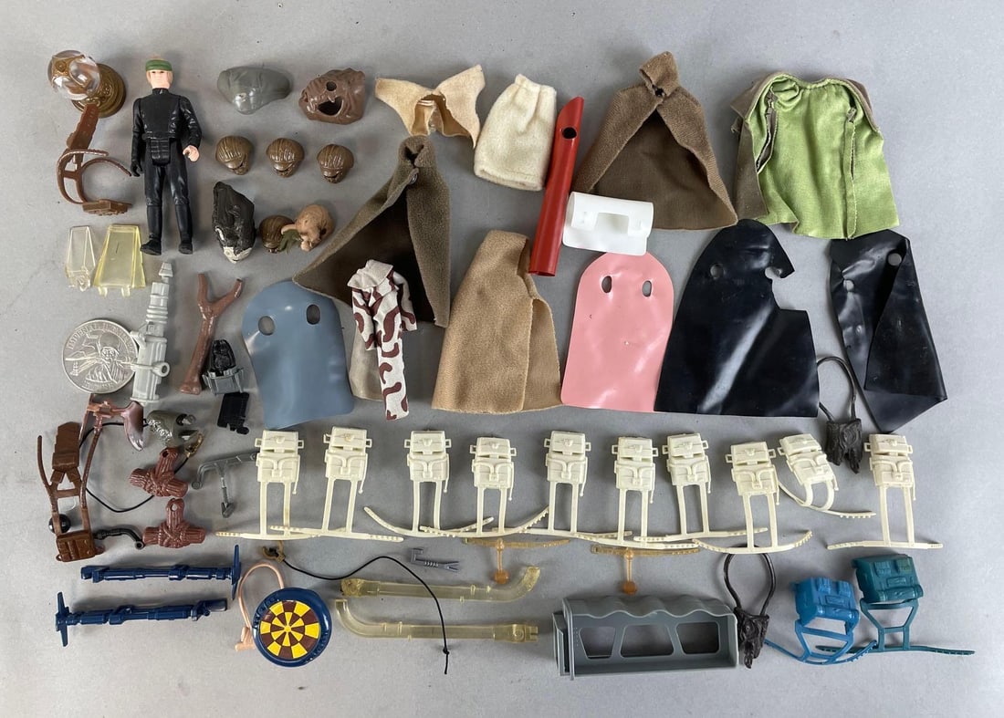 Group of 60+ Vintage Star Wars Parts and Accessories (1 of 3)