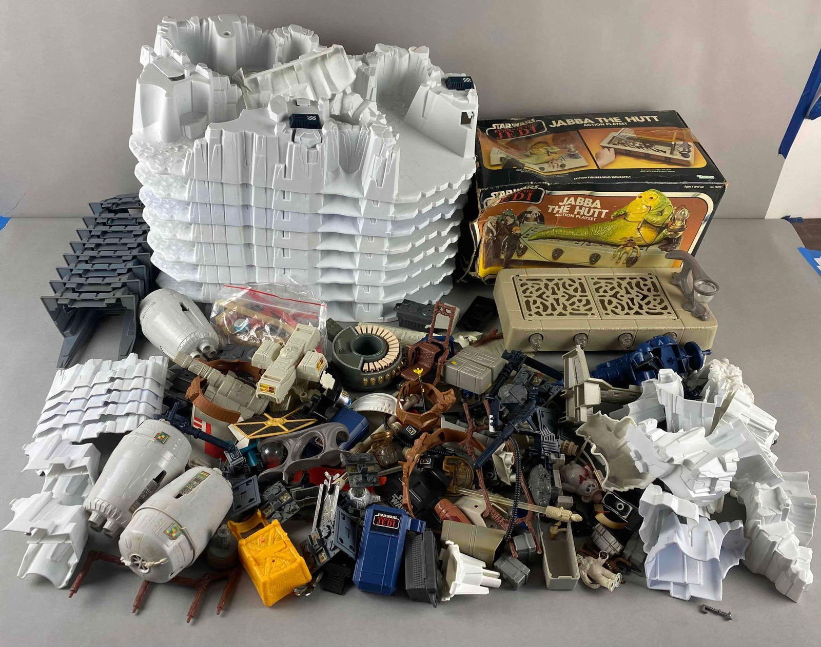 Group of Stars Wars Action Playsets and Various Accessories (1 of 6)