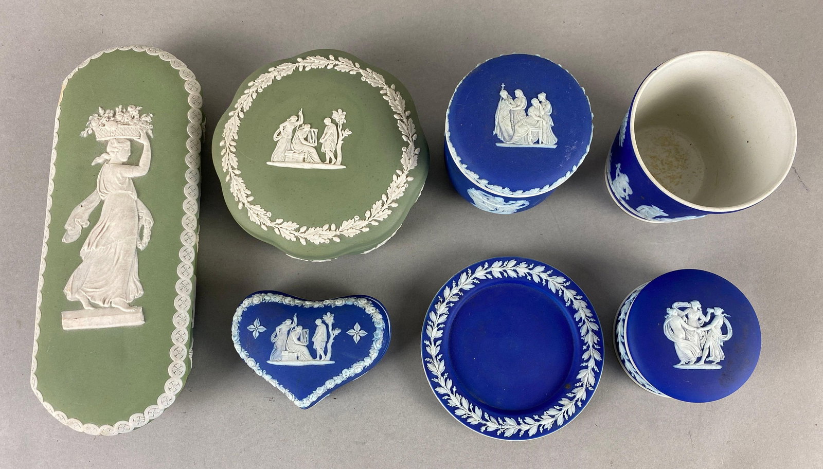 Vintage Wedgewood Jasperware Trinket/Jewelry Boxes and Other: 8 total items, includes small plate and cup. Largest box measures