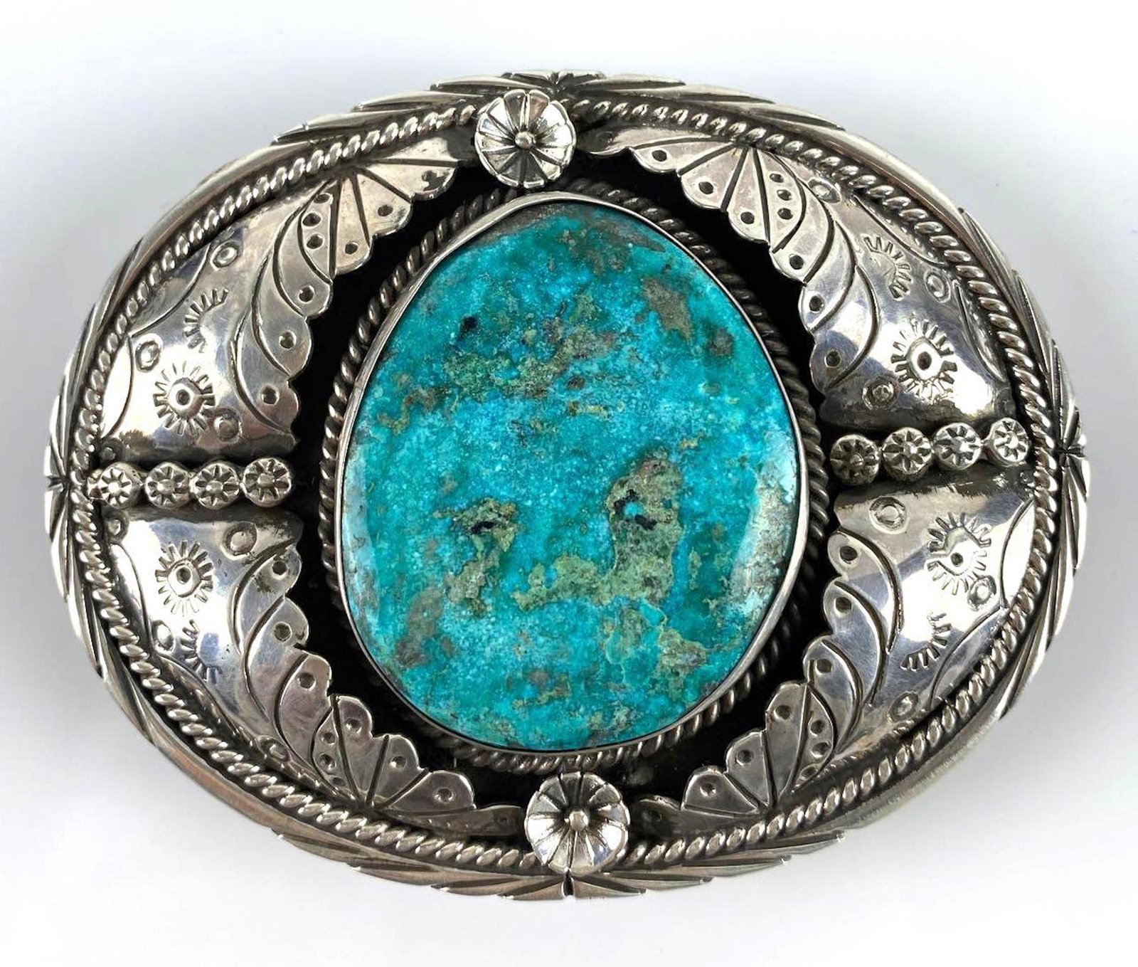 Sterling Silver Native American Belt Buckle: 121.6g, measures 4 x 3 1/4 inches