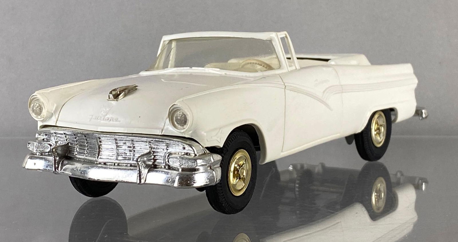 AMT 1956 Ford Convertible Dealership Promo Car (1 of 6)