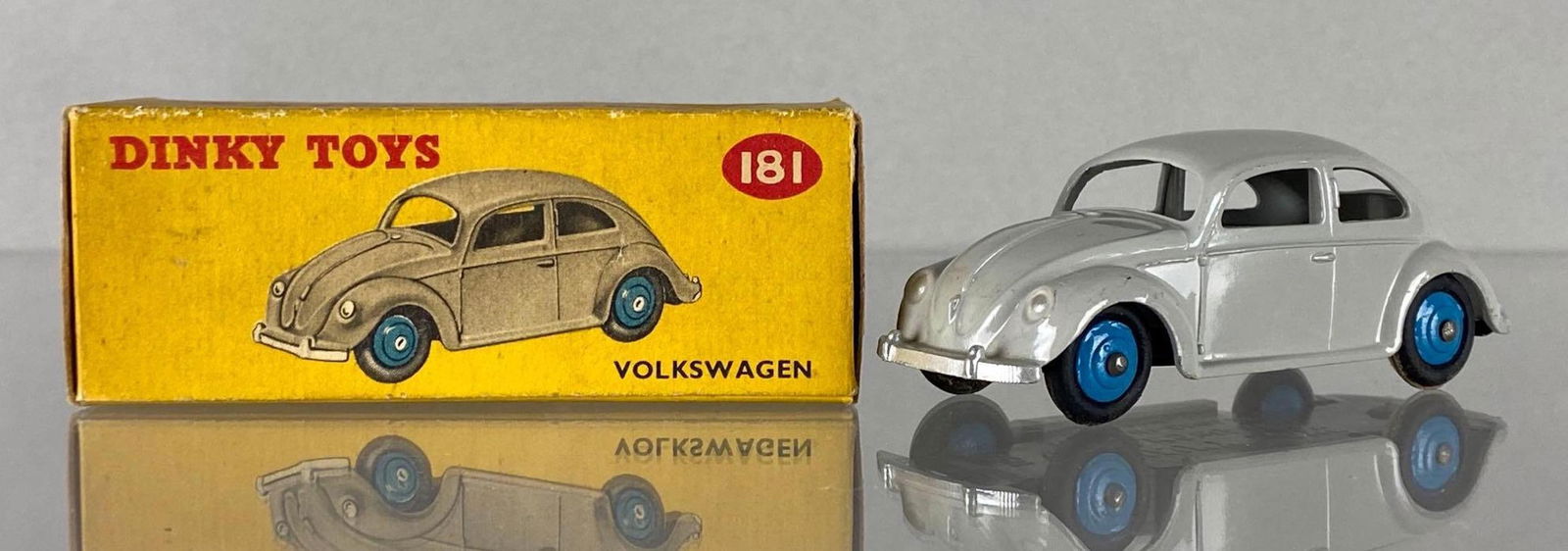 Dinky Toys No. 181 Volkswagen (1 of 9)