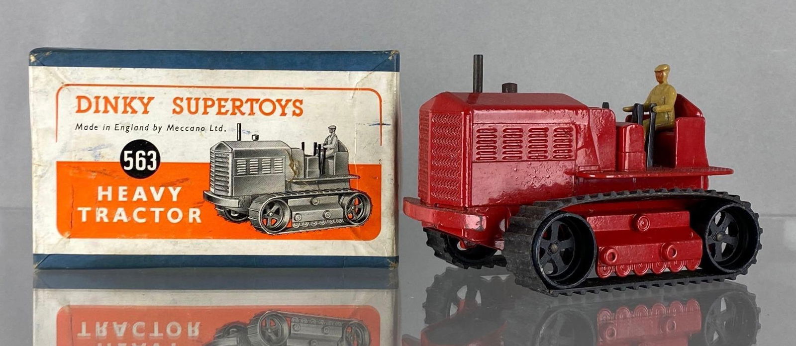 Dinky Supertoys No. 563 Heavy Tractor (1 of 9)