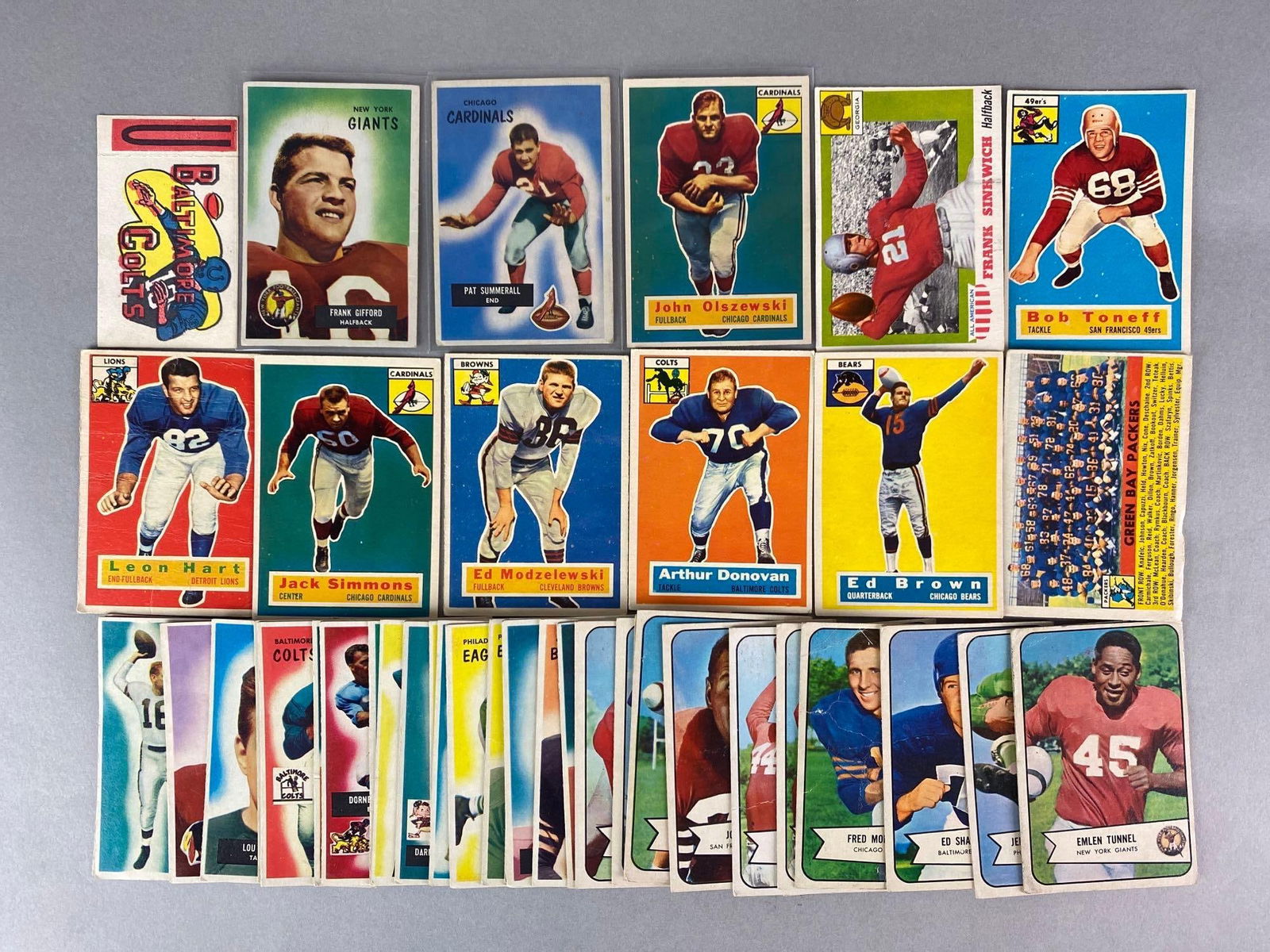42 - 1954 - 56 Topps and Bowman Football Cards with HOFs and Stars: 1955 Bowman Frank Gifford #7 VG, 1955 Bowman Pat Summerall #52 VG, 1956 Topps John Olszewski #106 EXMT