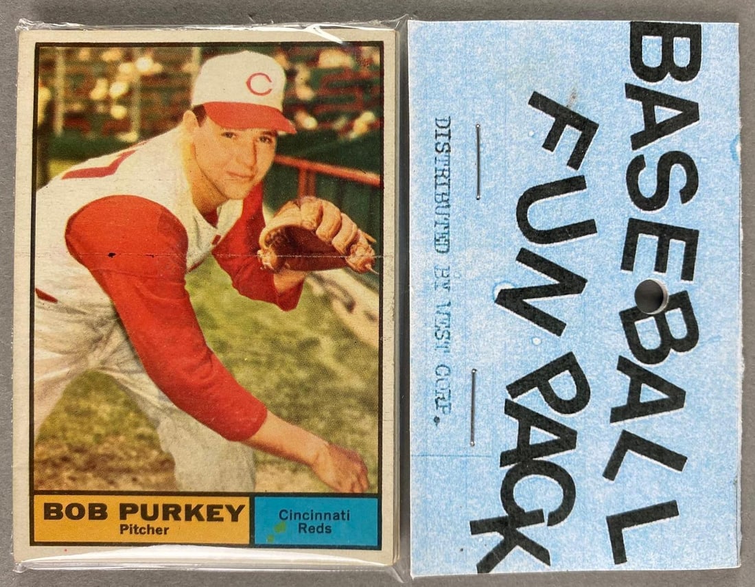 1961 Topps Baseball West Corps. Cello Fun Pack (1 of 2)