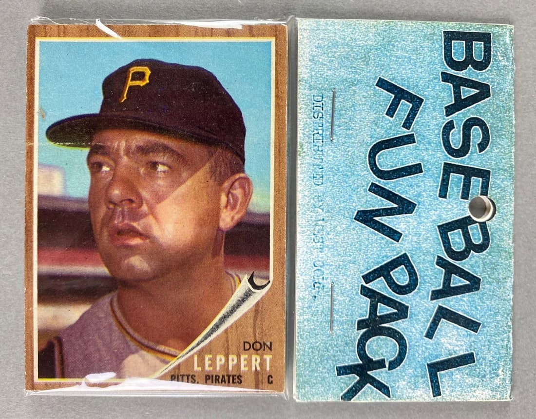 1962 Topps Baseball West Corps. Cello Fun Pack (1 of 2)
