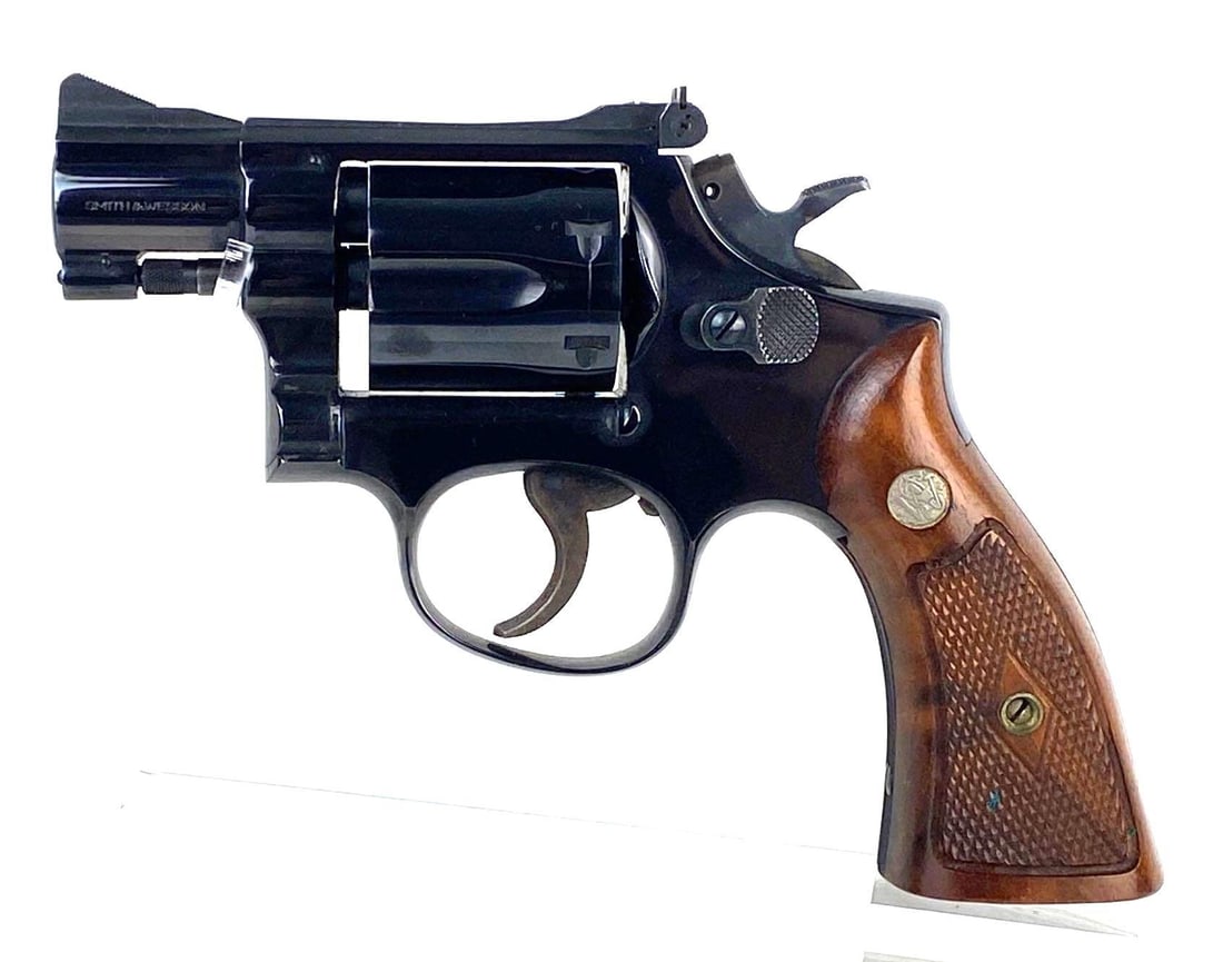 Smith and Wesson Mod. 15-2 .38 Spl. Revolver: SN - K670761,With leather holster, 2 inch Barrel.