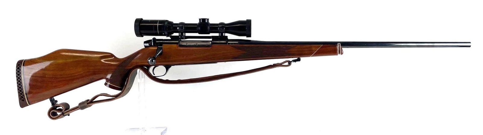 Weatherby Mark V .300 Magnum Bolt Action Rifle with Scope: SN - P 14533. Made in W Germany. Weatherby Supreme 2-7 x 34 scope