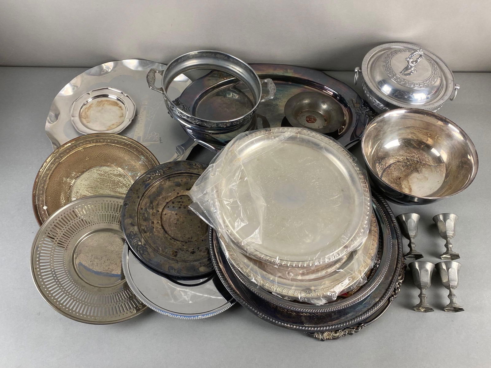 Group of 18 Assorted Silver Plate Serving Platters and More (1 of 3)