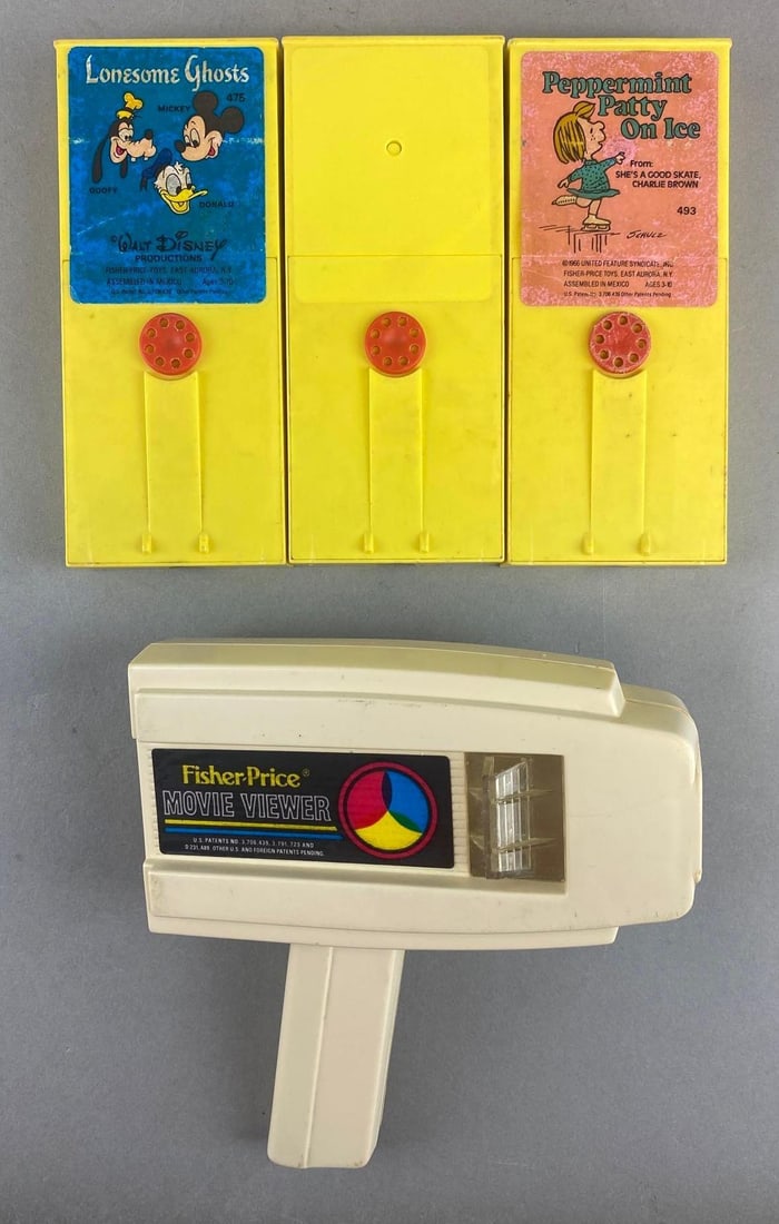 Group of 4 Fisher Price Movie Viewer with Movie (1 of 2)