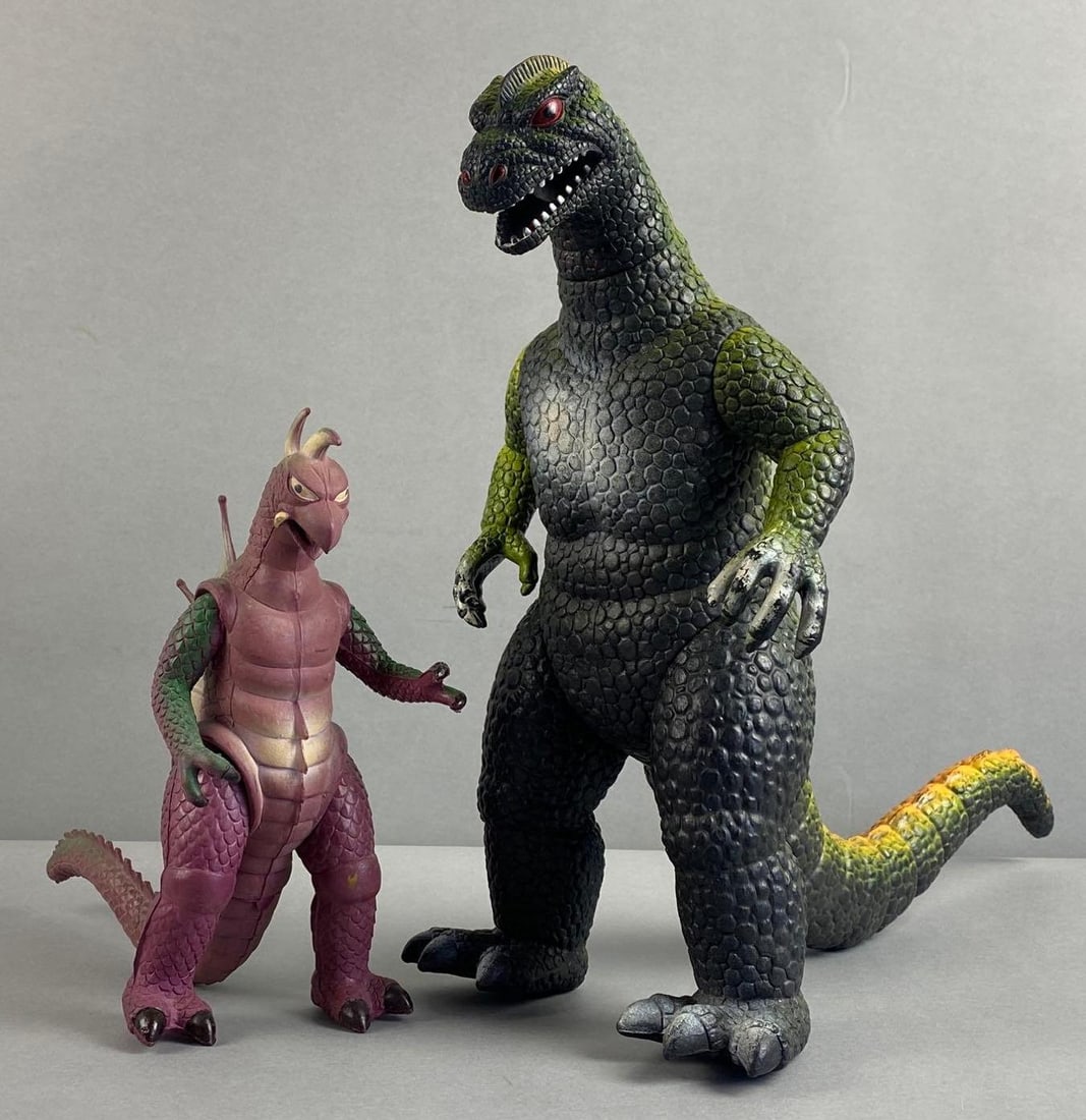 Group of 2 Godzilla and Gigan Action Figures (1 of 3)