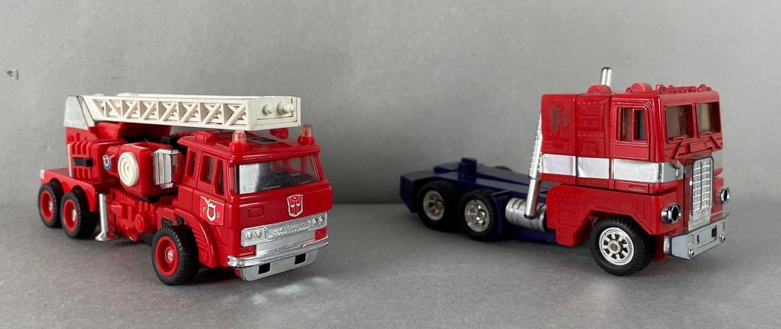 Group of 2 Transformers G1 Action Vehicles (1 of 4)