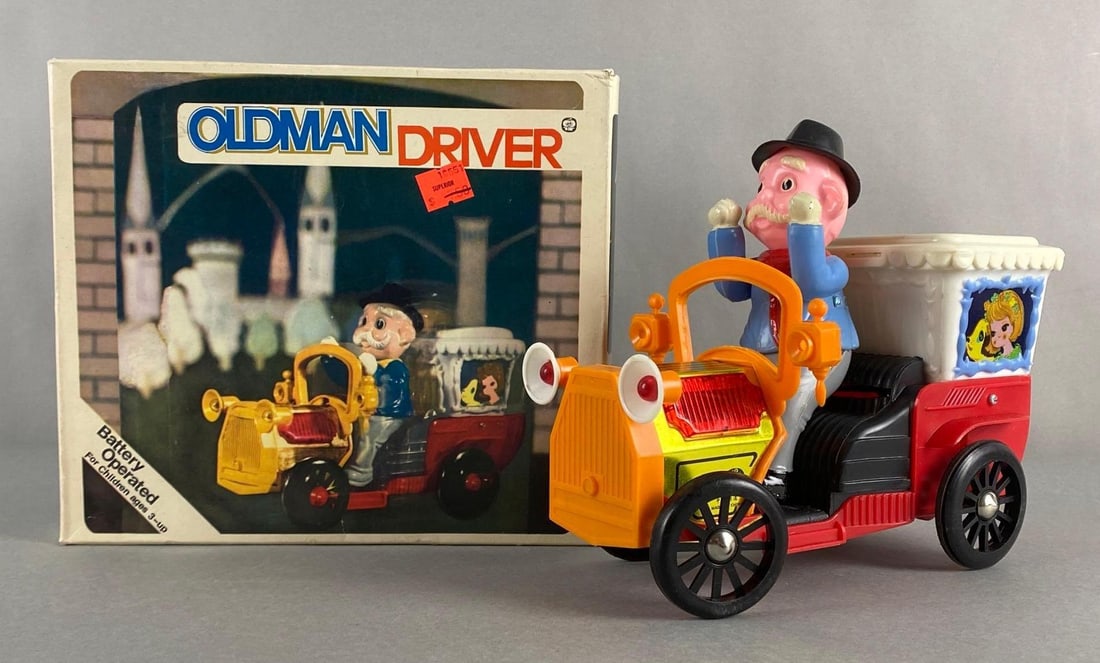 Oldman Driver Plastic Battery Operated Vehicle (1 of 11)
