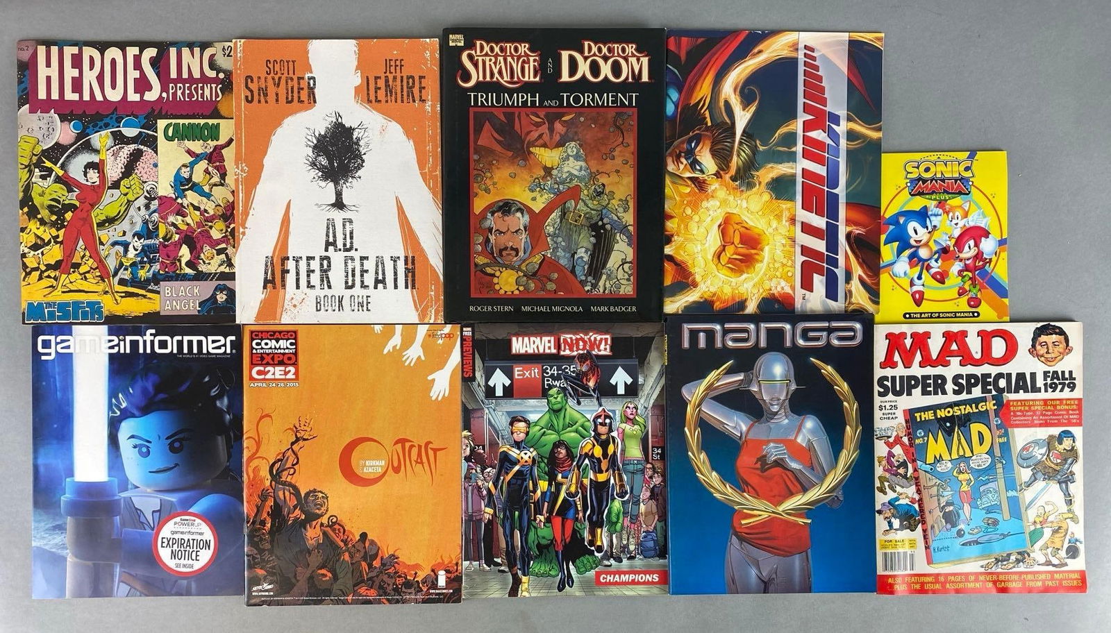 Group of 10 Assorted Pop Culture Ephemera (1 of 4)