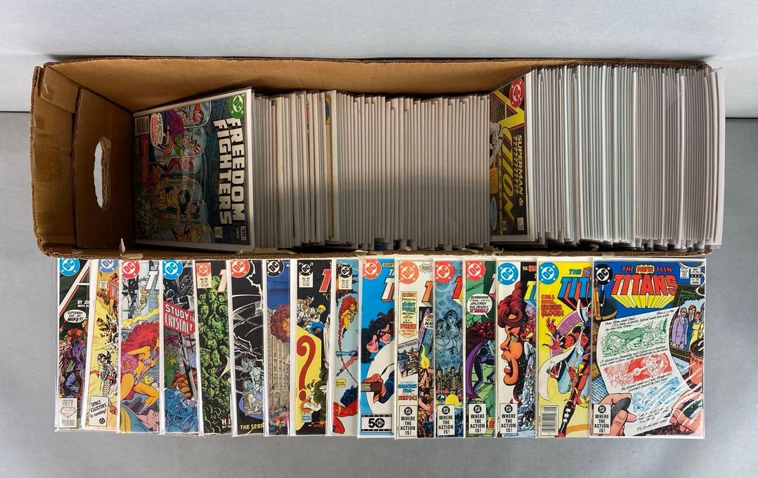 Long Box of 125+ DC comics (1 of 4)