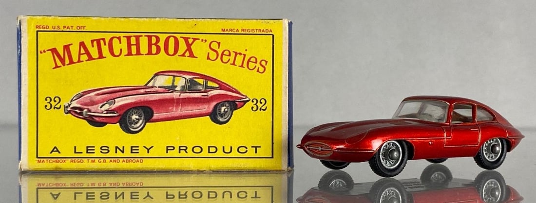 Matchbox No. 32 E Type Jaguar (1 of 9)