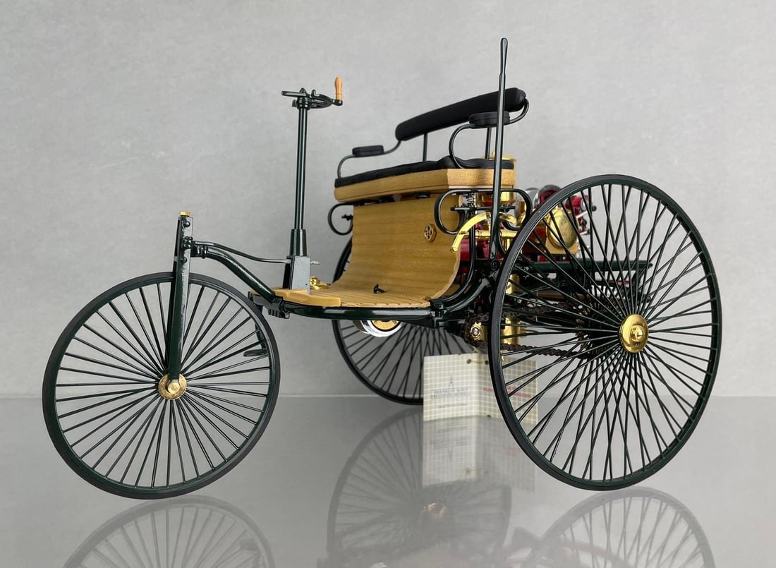 Franklin Mint 1886 Mercedes Benz Patent Motorwagen Die-Cast Car with Box (1 of 7)