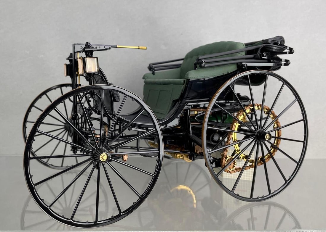 Franklin Mint 1893 Duryea Die-Cast Car with Box (1 of 7)