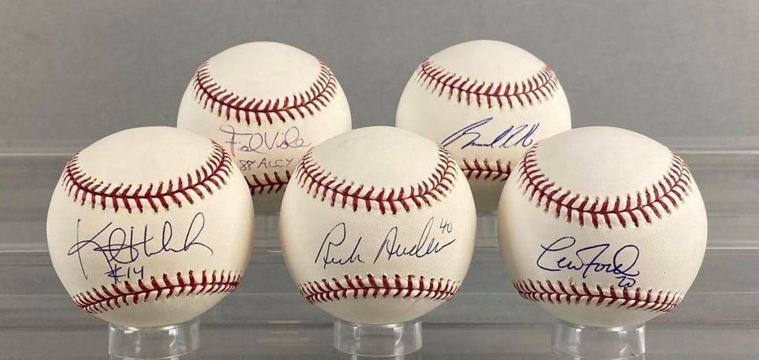 5 - Minnesota Twins Stars Signed Baseball with Inscription and COA (1 of 6)