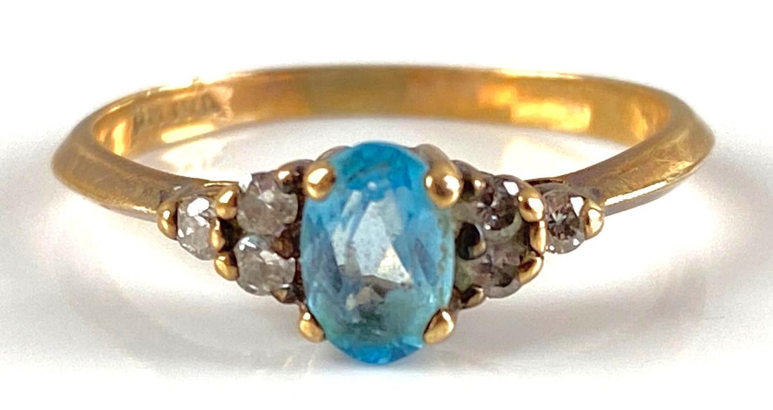 10k Gold Aquamarine and Diamond Ring: 1.5g, Size 6 1/4.