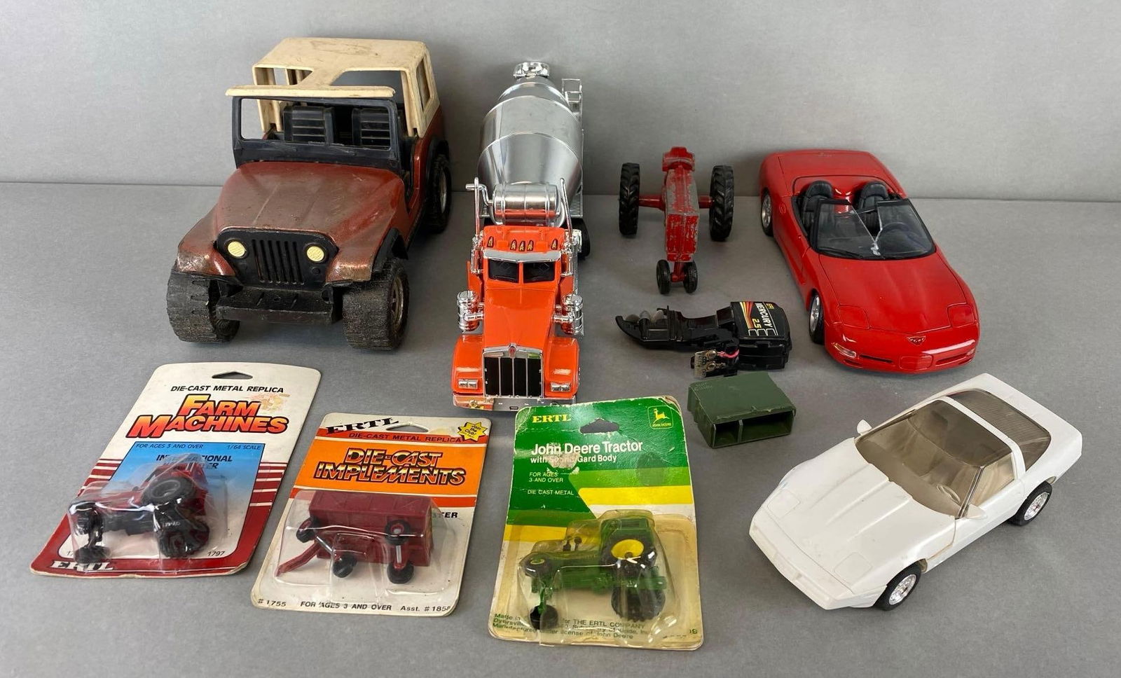 Group of 10 Assorted Vehicles and Parta (1 of 3)