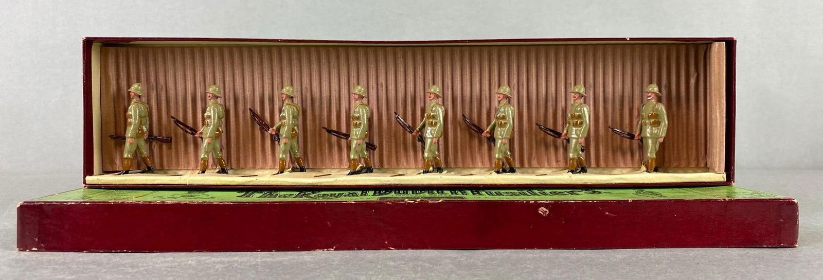 W. Britains The Royal Dublin Fusiliers Toy Soldiers No. 109 (1 of 4)