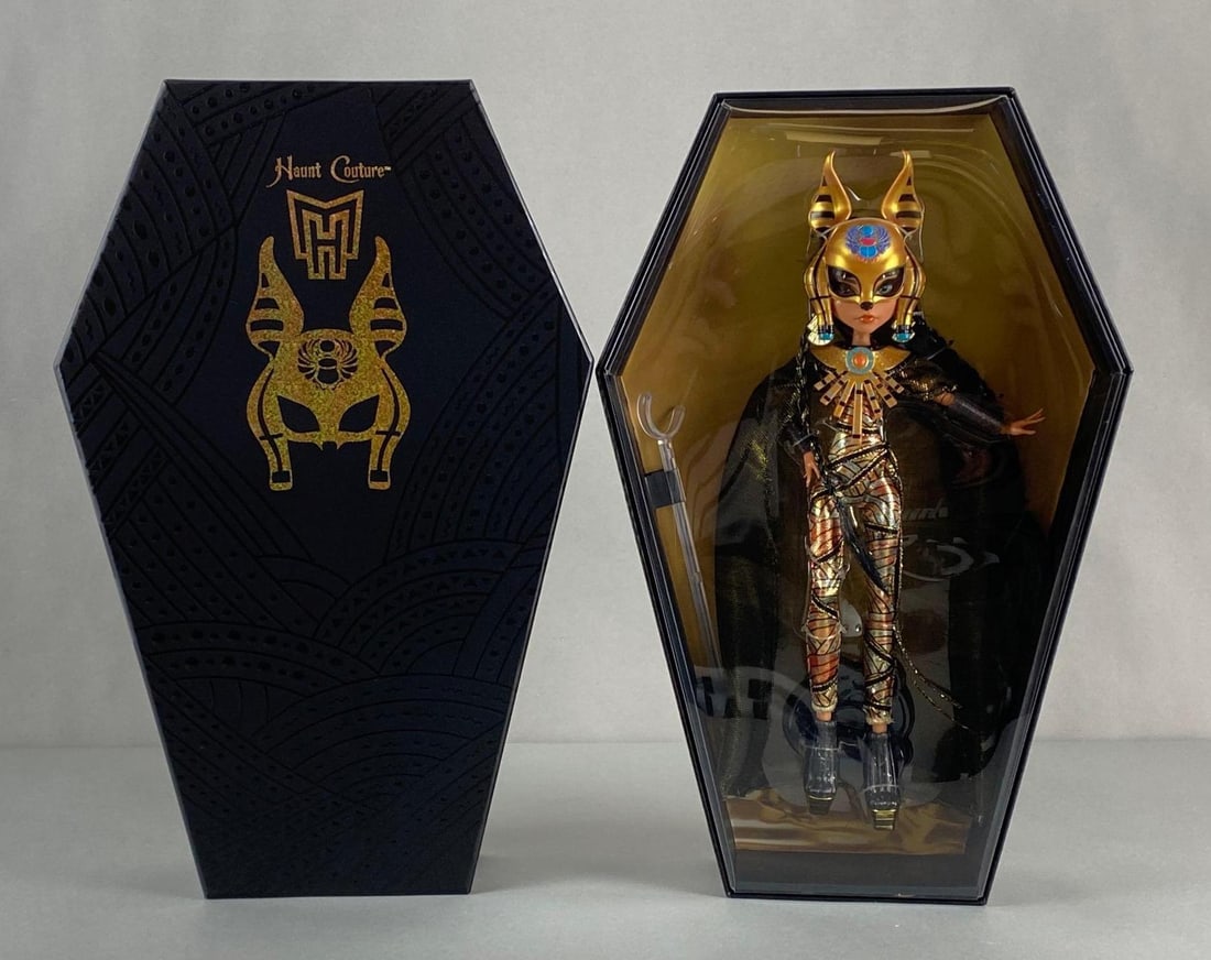 Mattel Monster High Haunt Couture Midnight Runway Cleo de Nile Fashion Doll (1 of 7)