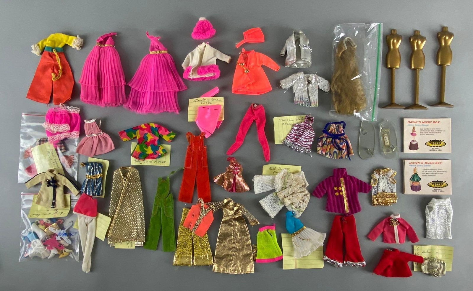Group of 20+ Topper Toys Dawn Fashion Doll Outfits and Accessories (1 of 4)