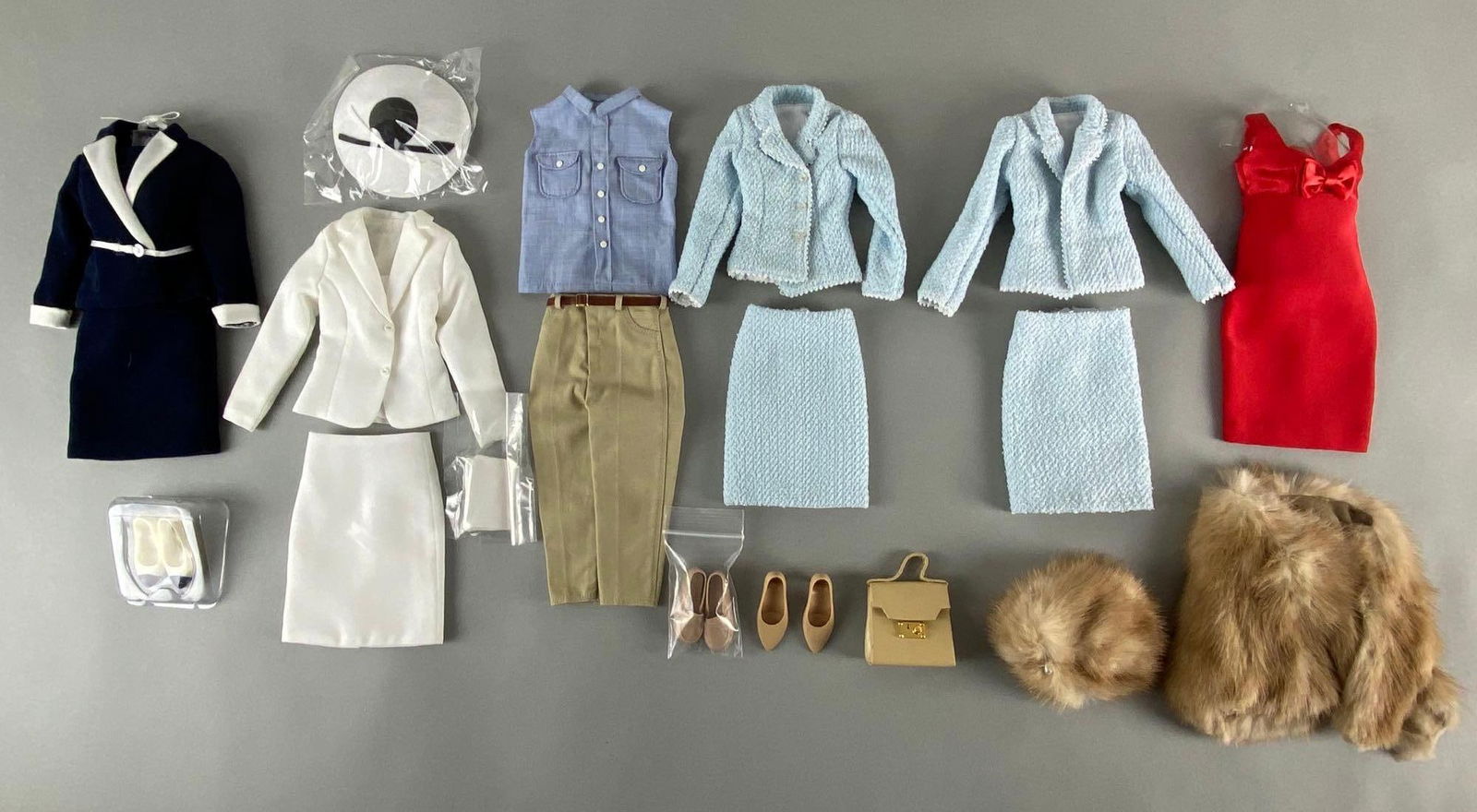 Franklin Mint Diana Princess of Whales Doll Outfits and Accessories (1 of 5)